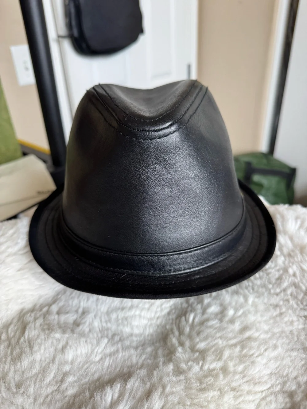 Goorin Bros Black 100% Leather Trilby Hat with Branded Metal Emblem Sz XL Rare